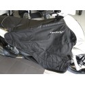 TELO COPRIGAMBE ORIGINALE PIAGGIO BEVERLY 300 RST / S 4T 4V IE E3 2010-2016 606095M